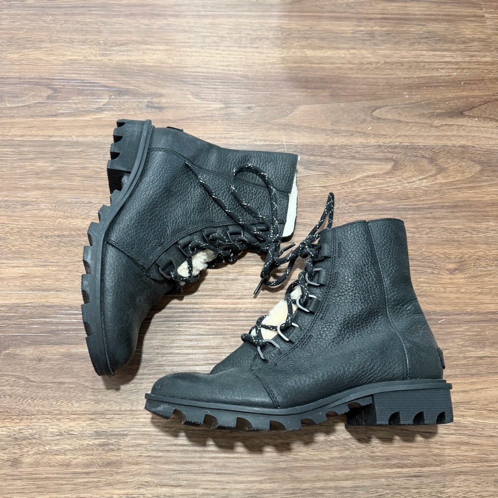 Sorel Phoenix Boot Lace Shearling Boot